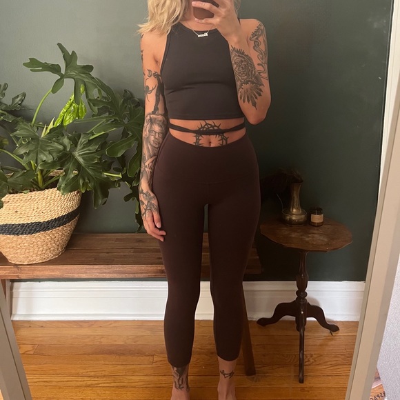 LULULEMON high rise crop burgundy yoga leggings - Picture 2 of 5